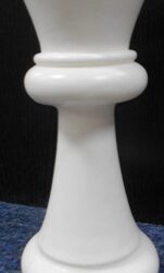 Small Giant Queen (White)